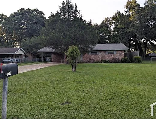 5408 Colonial Cir N — Photo 2