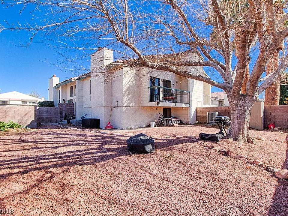 1st image of 1303 Capri Dr APT A