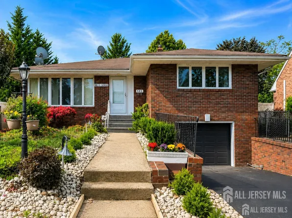 585 Noe Ave, Woodbridge, NJ 07095