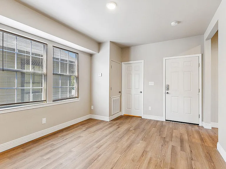 2526 Aubry St #B — Photo 3