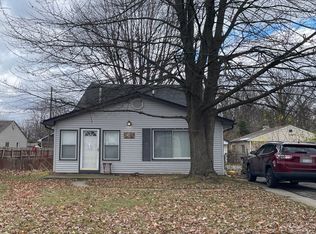 22093 Monterey Dr, Woodhaven, MI 48183