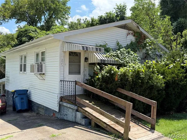 220 W 4th St, Edwardsville, IL 62025