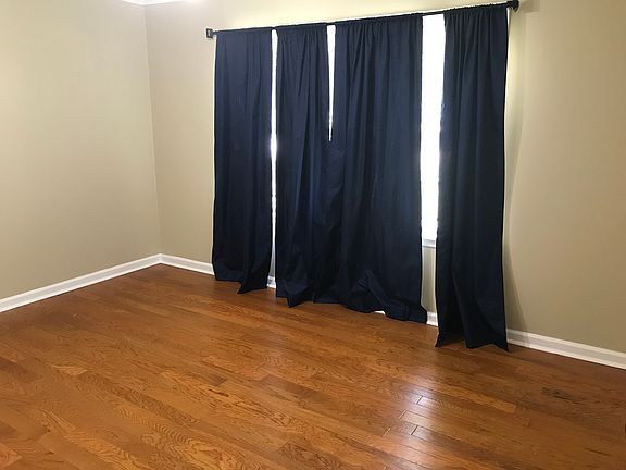 5th image of 322 Jefferson Dr