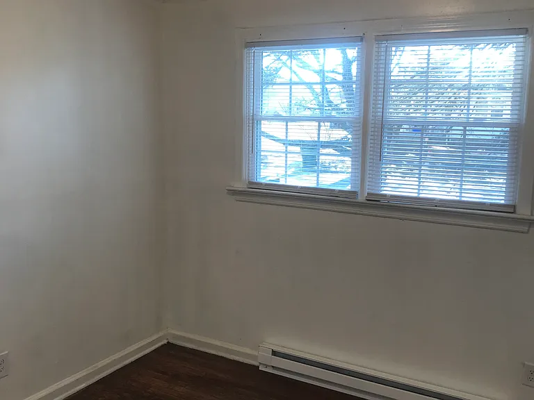 1403 Hyman Ave — Photo 11