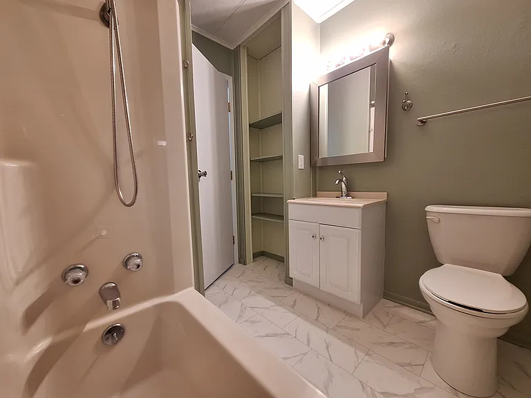Bathroom 1-a