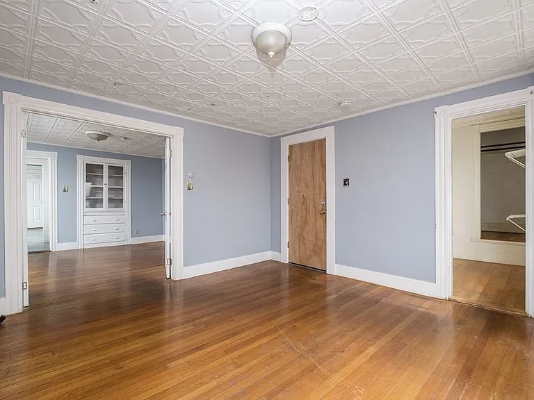 20 Cottage St #3L — Photo 3