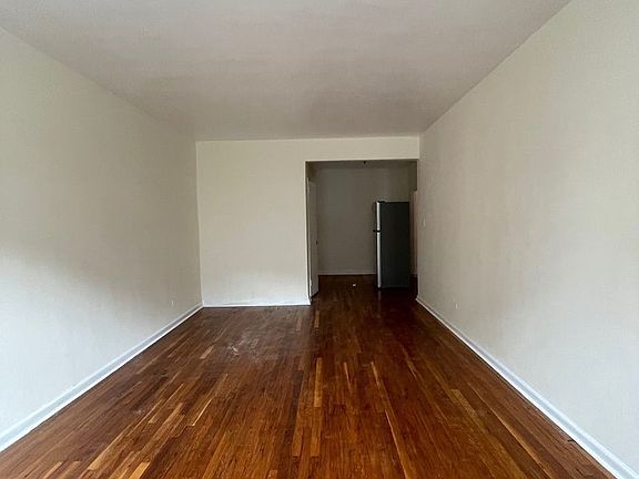 2nd image of 50 Kenilworth Pl APT 2K
