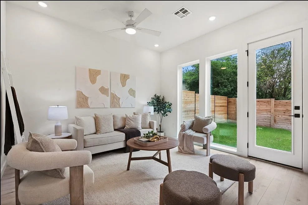2 bed, 1343 sqft, $2,099 — Photo 4