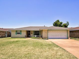 122 N Burdel Ln, Enid, OK 73703