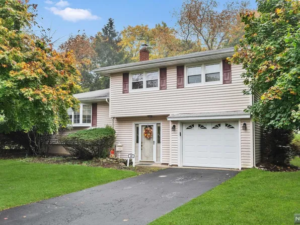 16 Dante Pl, Waldwick, NJ 07463
