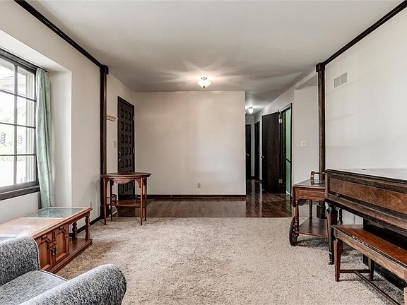 5th image of 6701 Caenen Ave