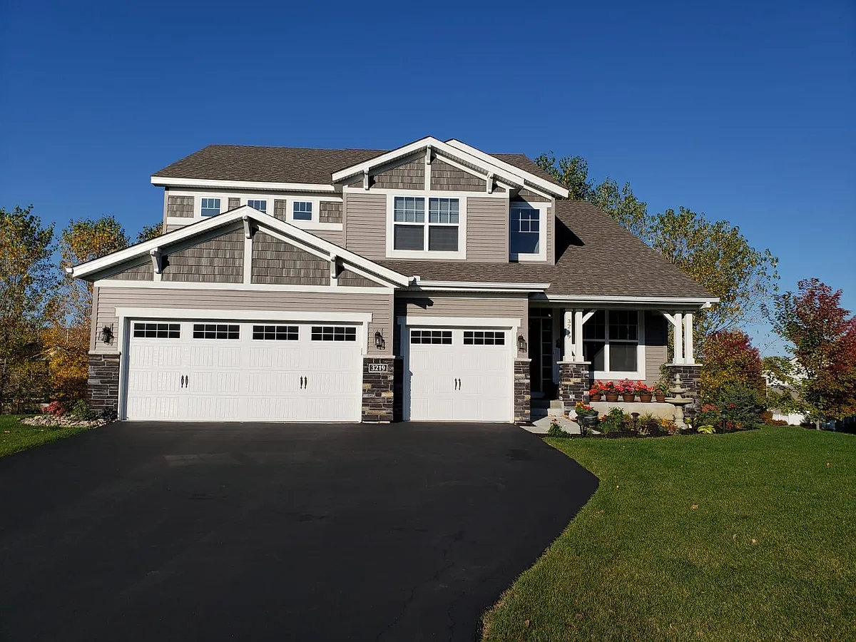 Front View - 3219 Oak View Dr