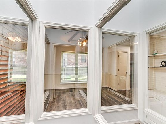 4th image of 1436 Scarborough Ln