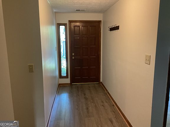 5th image of 215 Lakeland Ct