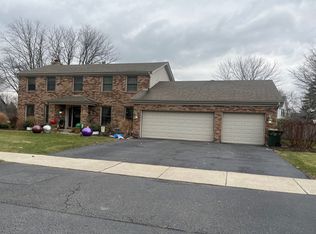 990 Merrimac Cir, Naperville, IL