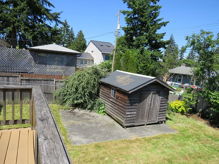 10218 35th Ave SW — Photo 22