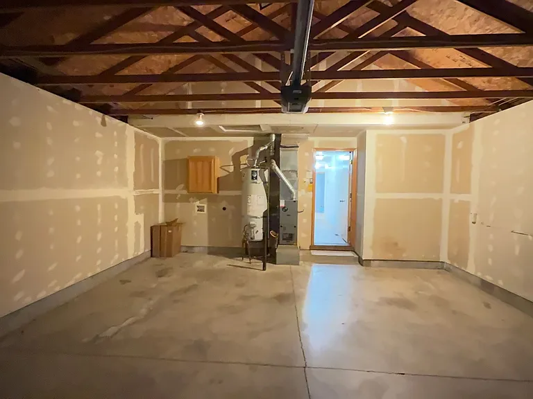 4449 Samantha Ct NE — Photo 25