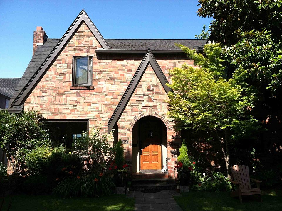 2nd image of 3851 43rd Ave NE