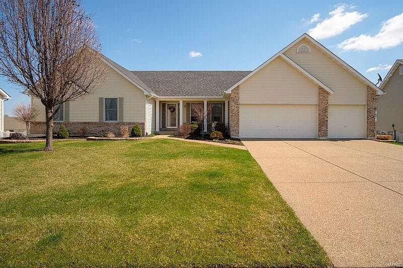 1st image of 9 London Ct