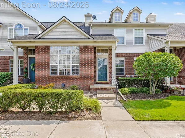 33102 Emma Cir #187, Walled Lake, MI 48390