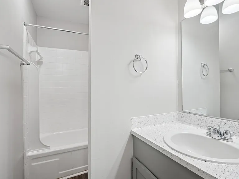 The Highlands Apartments — Photo 19