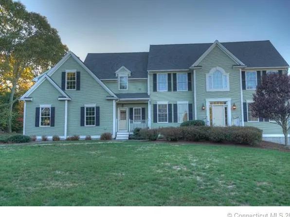 497 Pequot Ave, Groton, CT 06355