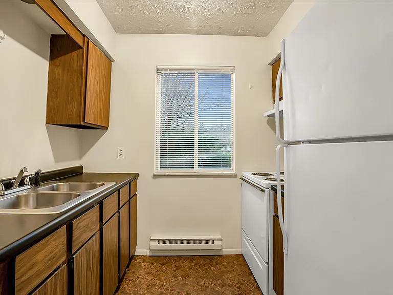 Beaver Creek Village Apartments — Photo 12