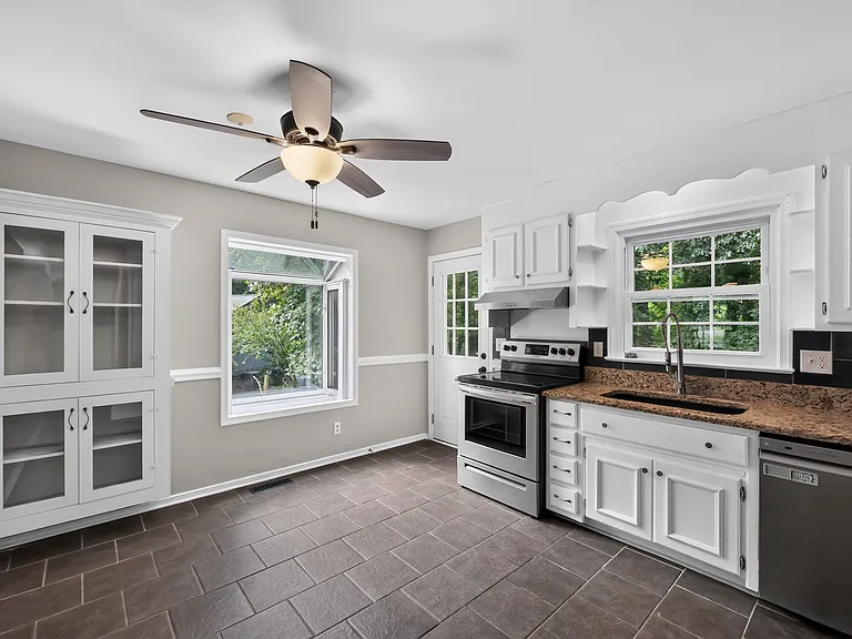 12505 Mandolin Dr — Photo 6