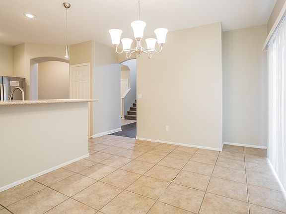 5th image of 4933 Royal Lake Ave