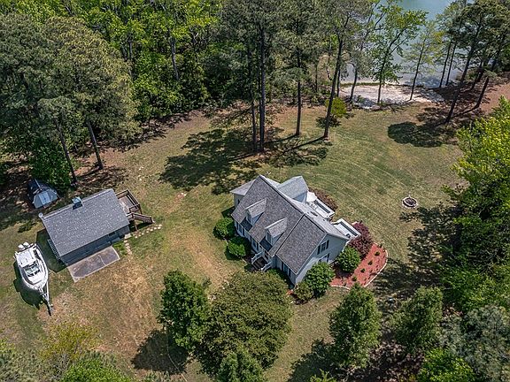 5th image of 143 Holly Grove Ln