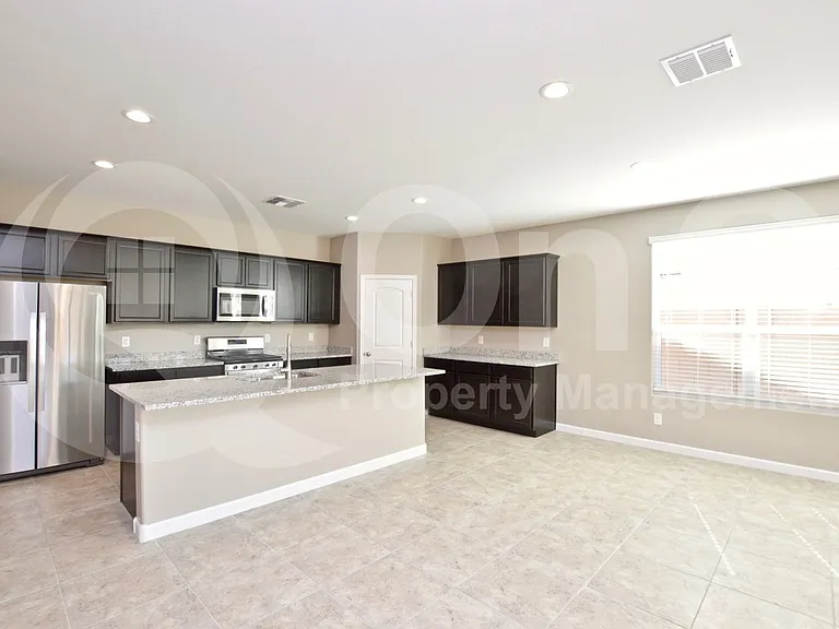 8502 W Millerton Way — Photo 4