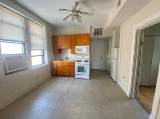 1345 W Taylor St #3R, Chicago, IL 60607