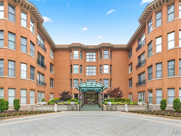 750 S Hanley Rd APT 56, Saint Louis, MO 63105
