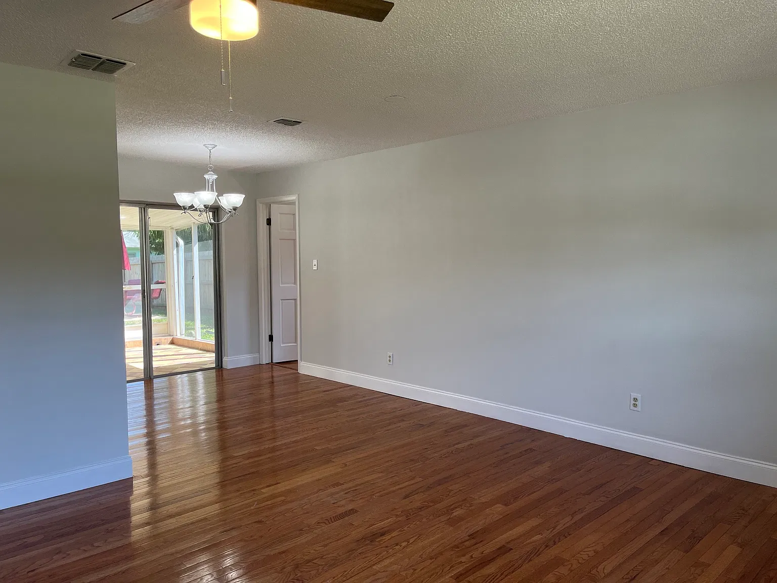 3 bed, 1650 sqft, $2,400 — Photo 4