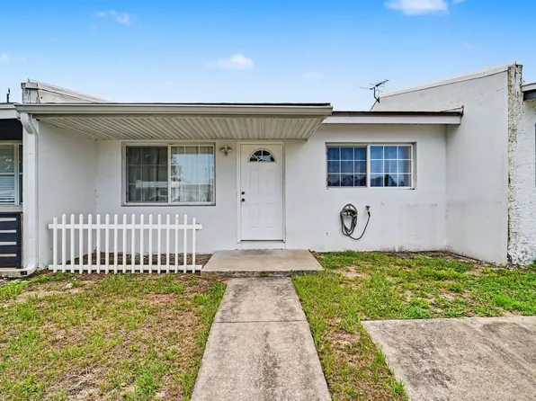 255 W Towne Pl, Titusville, FL 32796