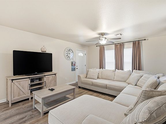 4th image of 1011-1013 La Clede St