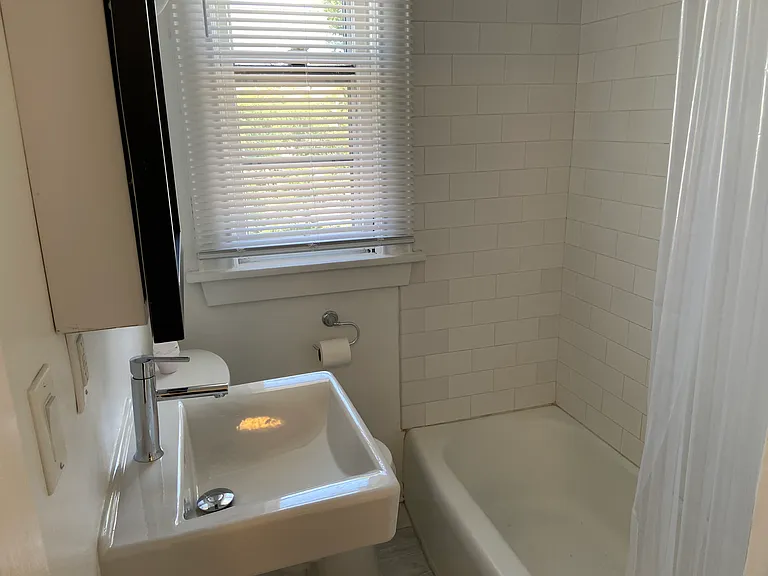 2400 Fremont Ave S #2 — Photo 17