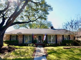 6227 Queensloch Dr, Houston, TX 77096