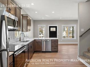 749 Sherman St SE, Grand Rapids, MI 49503
