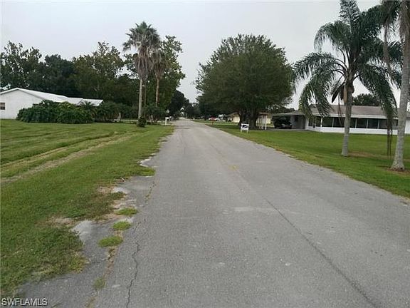 5th image of 656 Avenue N SW