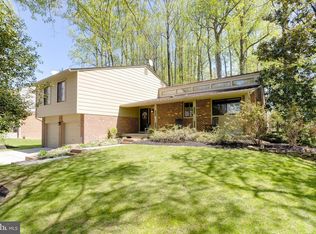 9615 Tinsmith Ln, Burke, VA