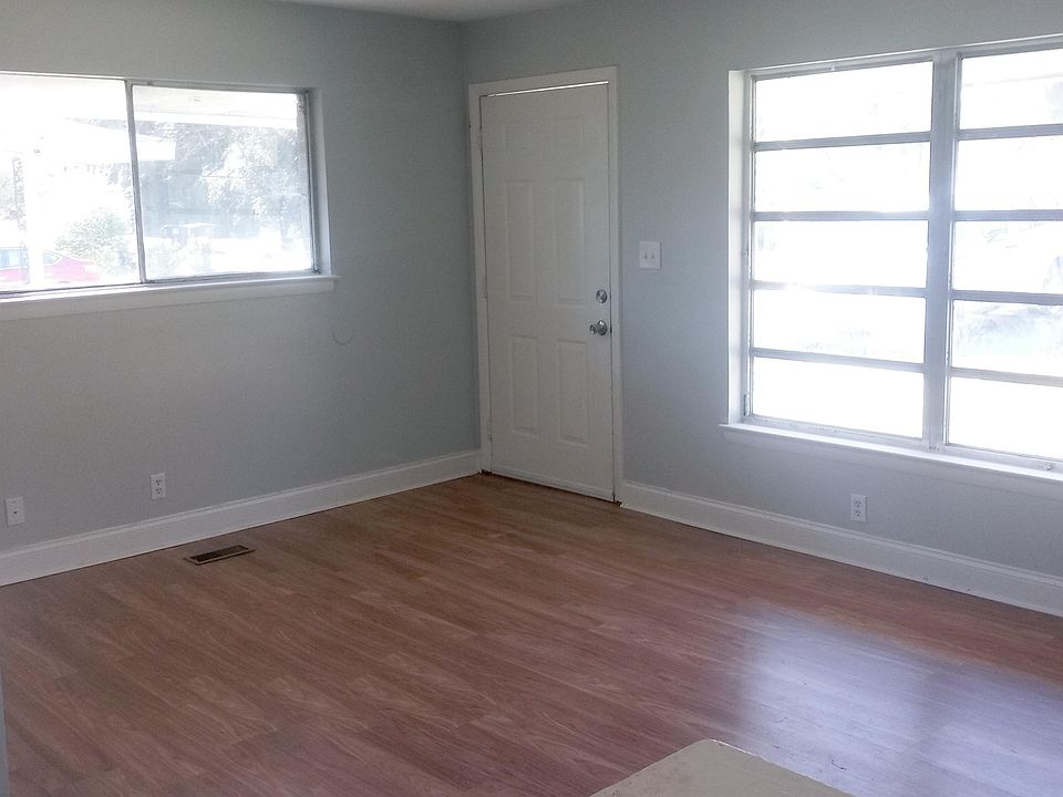 1st image of 1014 N Larchmont Ave #A