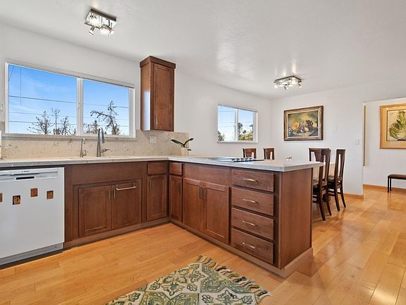 5th image of 50 Charles Dr