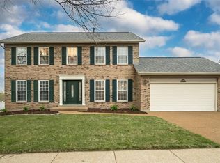 1025 Remington Oaks Ct, Fenton, MO 63026