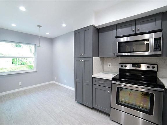 3rd image of 14849 Cumberland Dr #2050