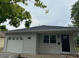 3 Georgetown Dr, Toms River, NJ