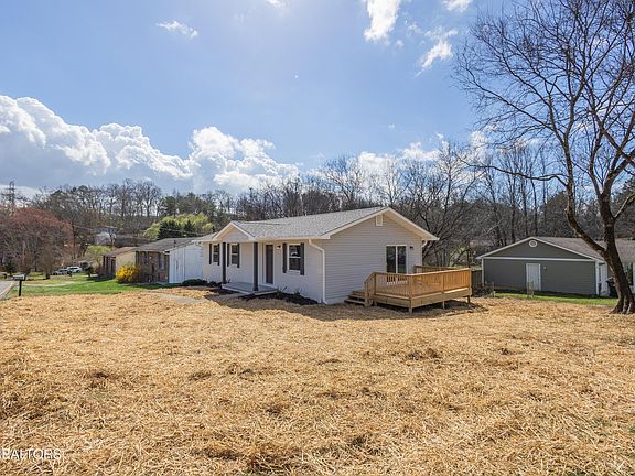 5th image of 2241 Woods Smith Rd