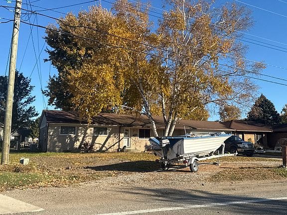 3rd image of 31679 N River Rd