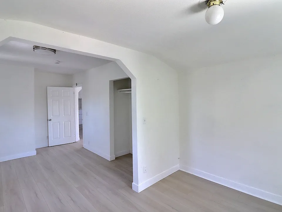 283 Parke St #283
