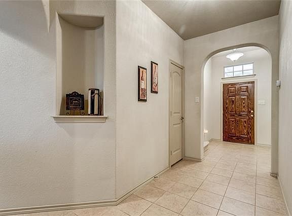4th image of 3025 San Fernando Dr